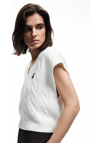 Kolsuz V Yaka Ayıcık Işleme Detaylı Saç Örgü Oversize Süveter modelleri