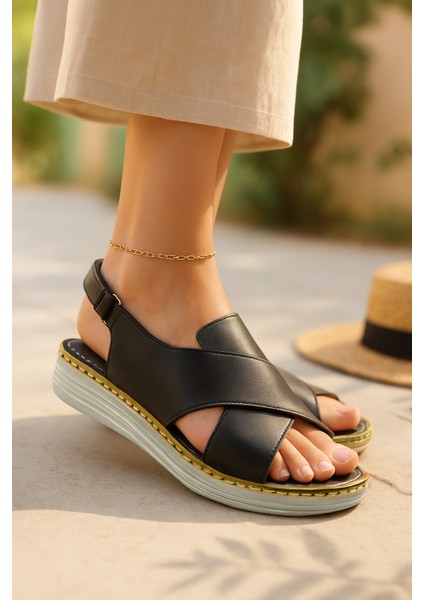 Kadın Siyah Ortopedik Hakiki Deri Terlik – Konforlu Anatomik Tabanlı Terlik