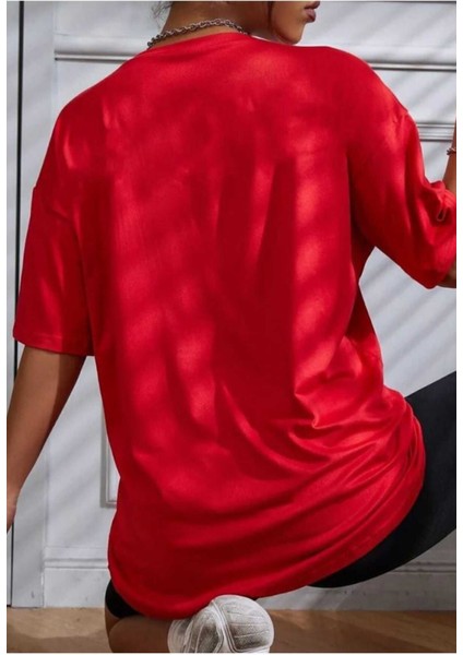 Oversize T-Shirt Karakterleri Baskılı Kırmızı Renk fiyatları