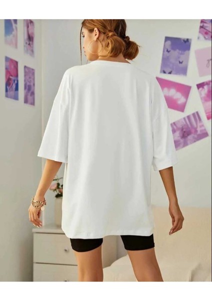 Oversize T-Shirt Ayı Baskılı Beyaz Renk fiyatları