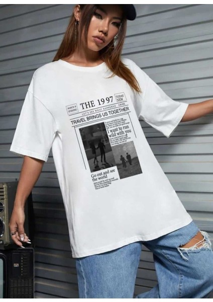 Oversize T-Shirt Gazete Baskılı Beyaz Renk