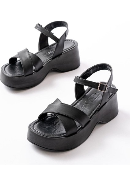 24414-1005 Siyah Günlük Çapraz Dolgu Topuk Kadın Sandalet modelleri