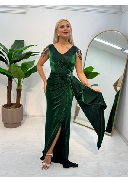 Kalın Askılı Boncuk Islemelı Elbıse fırsatları