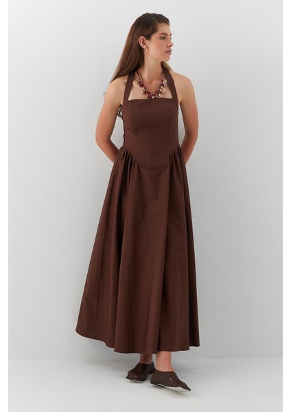 Boyundan Askılı A Kesim Uzun Elbise Kahverengi