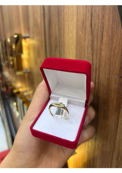 Oval Taşlı Altın Yüzük modelleri