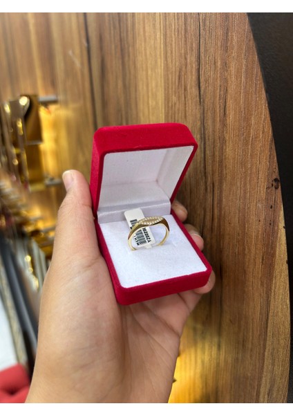 Oval Taşlı Altın Yüzük fırsatları