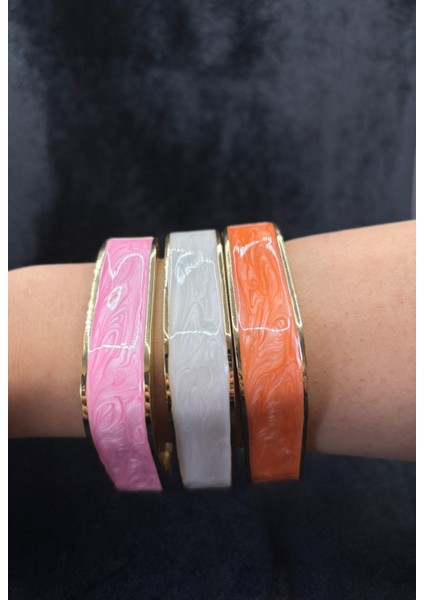 Altın Detaylı Beyaz Kare Form Kadın Bileklik - Zarif ve Şık Aksesuar modelleri