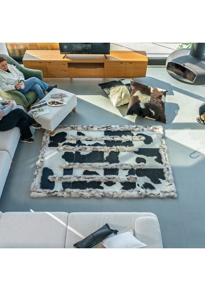 %100 Doğal Dana Derisi Kaymaz Taban Premium Patchwork Halı - Siyah Beyaz Tilki Kürklü