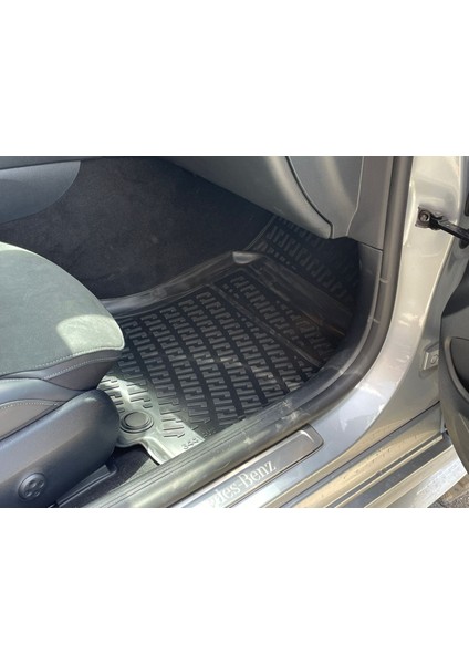 Mercedes C-Serisi W206 3D Siyah Havuzlu Paspas 2021 ve Sonrası modelleri