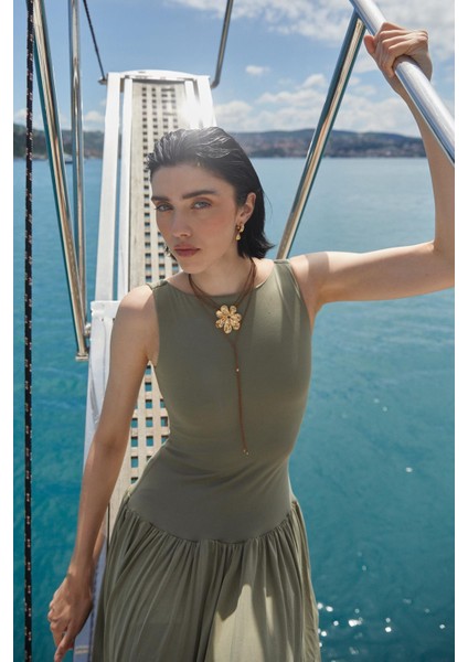 Büzgü Detaylı Maksi Elbise Haki