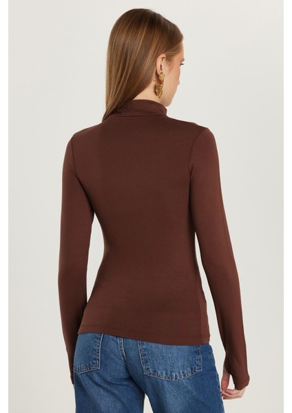 Kadın Regular Fit Klasik Kesim Viskon Kumaş Balıkçı Yaka Kahverengi Bluz indirimleri