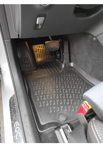 Mercedes Eqc Elektirikli 3D Siyah Havuzlu Paspas 2019 ve Sonrası