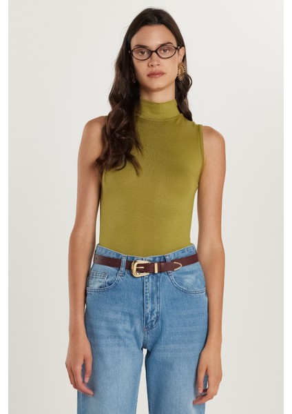Kadın Regular Fit Klasik Kesim Viskon Kumaş Balıkçı Yaka Sıfır Kol Yeşil Bluz