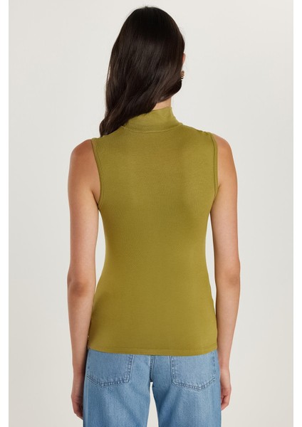 Kadın Regular Fit Klasik Kesim Viskon Kumaş Balıkçı Yaka Sıfır Kol Yeşil Bluz indirimleri