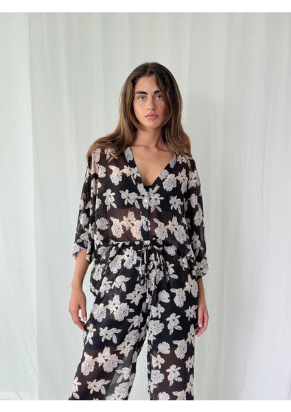 Tasarım V Yaka Şifon Kimono Gömlek Kadın Siyah Beyaz fırsatları