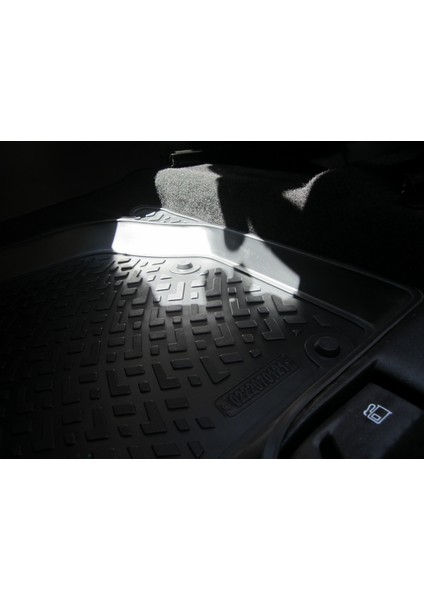 Peugeot 301 3D Siyah Havuzlu Paspas 2012 ve Sonrası