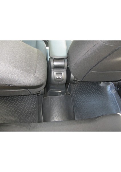 Peugeot 301 3D Siyah Havuzlu Paspas 2012 ve Sonrası