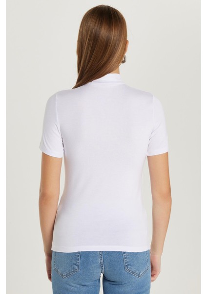Kadın Kısa Kollu Yarım Balıkçı Yaka Beyaz Bluz Slim Fit %95 Viskon indirimleri