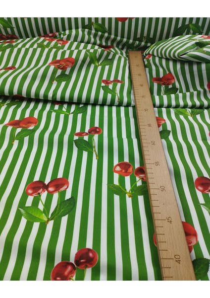 Yeşil Boyuna Çizgili Kiraz Desenli Poplin Dokuma En: 150 fırsatları