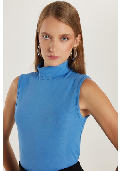 Kadın Regular Fit Klasik Kesim Viskon Kumaş Balıkçı Yaka Sıfır Kol Mavi Bluz fiyatları