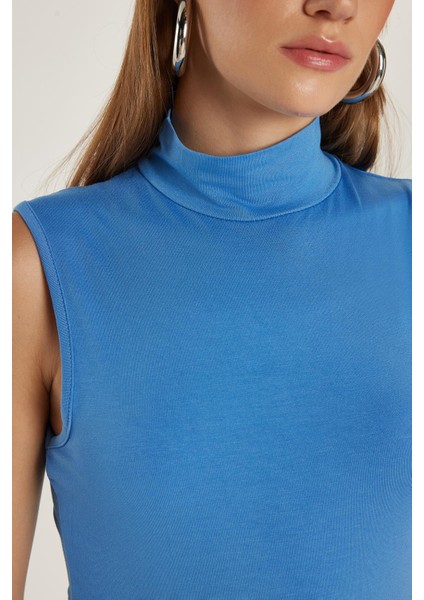 Kadın Regular Fit Klasik Kesim Viskon Kumaş Balıkçı Yaka Sıfır Kol Mavi Bluz modelleri