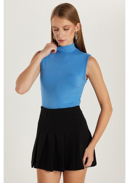 Kadın Regular Fit Klasik Kesim Viskon Kumaş Balıkçı Yaka Sıfır Kol Mavi Bluz fırsatları