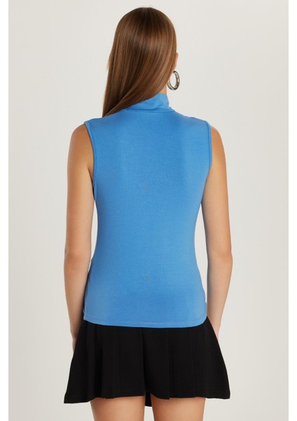 Kadın Regular Fit Klasik Kesim Viskon Kumaş Balıkçı Yaka Sıfır Kol Mavi Bluz indirimleri