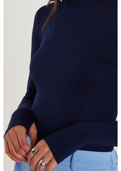Kadın Regular Fit Klasik Kesim Viskon Kumaş Balıkçı Yaka Lacivert Bluz modelleri