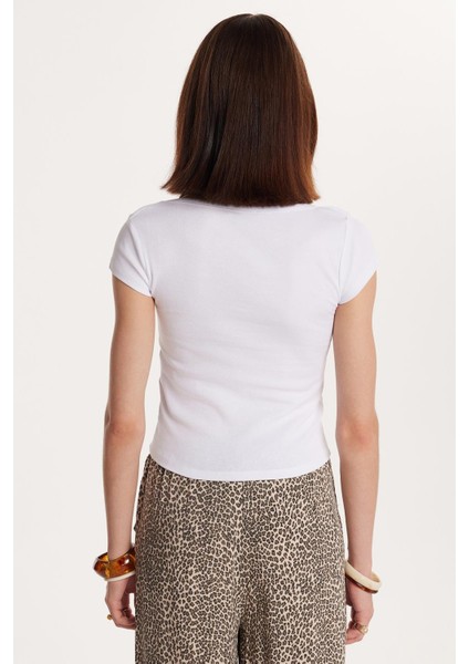 Kadın Slim Fit Dar Kesim Pamuklu Kısa Kollu U Yaka Beyaz Bluz indirimleri