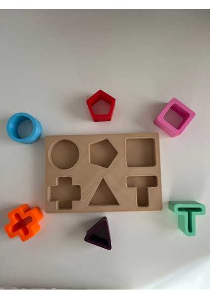 Montessori Renkli Şekiller Geçirme Oyunu modelleri