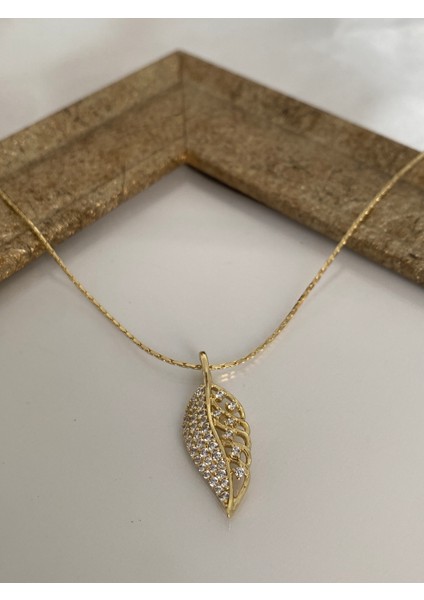 Xuping Jewelry 14 Ayar Altın Kaplama Zirkon Taşlı Yaprak Kolye