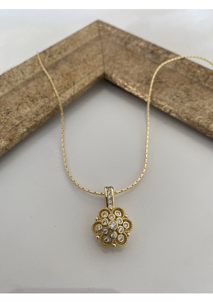 Xuping Jewelry 14 Ayar Altın Kaplama Zirkon Taşlı Çiçek Kolye