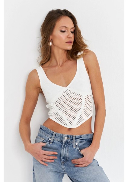Kadın Ekru Ajurlu Crop Bluz SB030