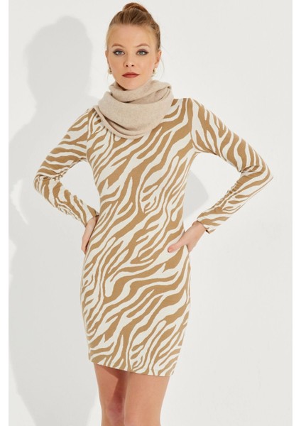 Kadın Ekru Zebra Desenli Mini Elbise AYD249