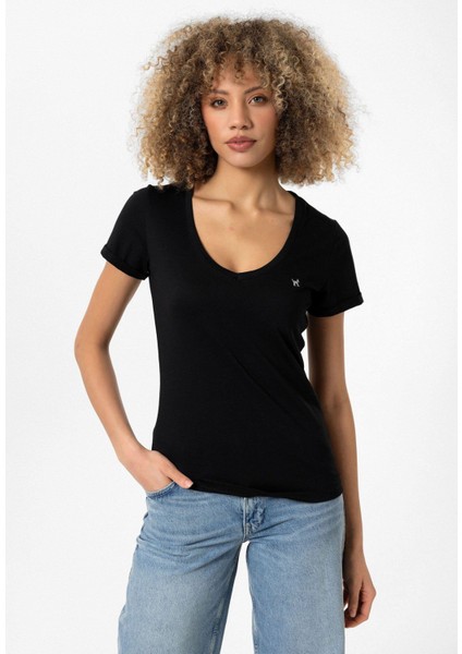 Christina Kadın Derin V Yaka Slim Fit T-Shirt