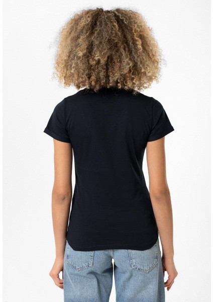 Christina Kadın Derin V Yaka Slim Fit T-Shirt fırsatları