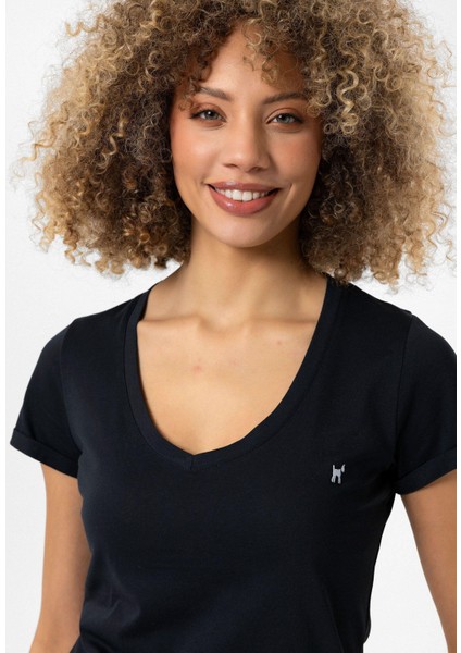 Christina Kadın Derin V Yaka Slim Fit T-Shirt indirimleri