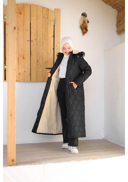 Kadın Tam Kürklü Kapüşonlu Kapitone Mont