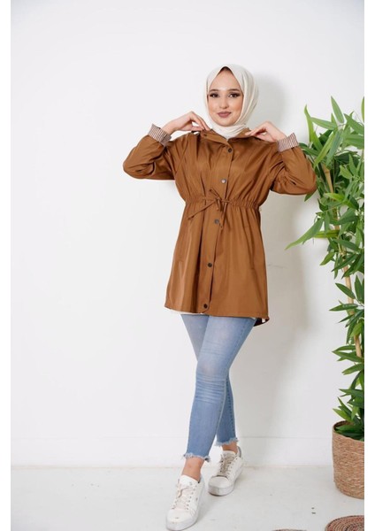 Kadın Kol Şeritli Fermuarlı Çıt Çıtlı Kısa Bondit Trençkot