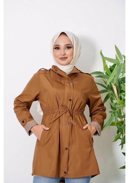 Kadın Kol Şeritli Fermuarlı Çıt Çıtlı Kısa Bondit Trençkot fırsatları