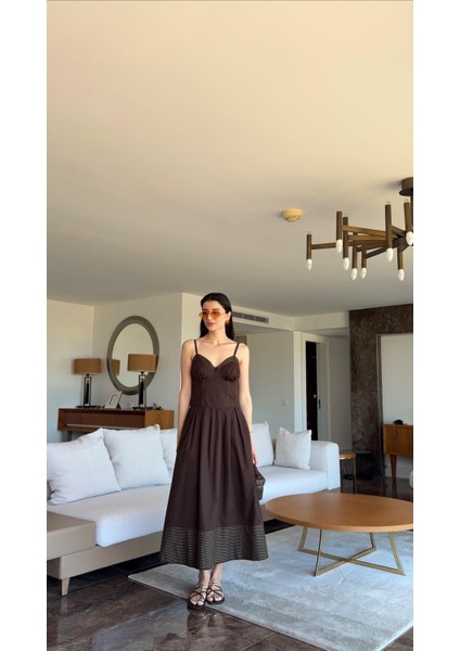 Kontrast Dikişli Ip Askılı Kahve Elbise