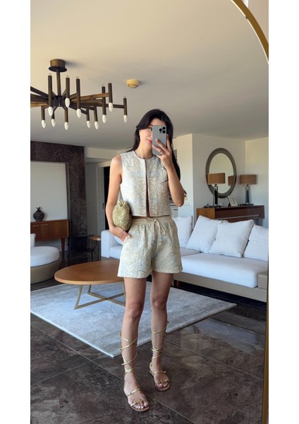 Işlemeli Yelek-Şort Takım