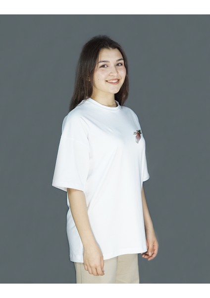 Cardipalm | Beyaz Renk Baskılı Kadın T-Shirt | Oversize modelleri