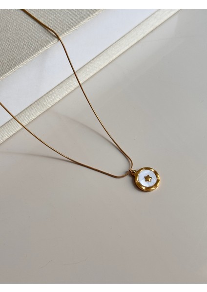 Altın Kaplama Yıldız Figürlü Minimal Kolye - Beyaz Mine Detaylı fiyatları