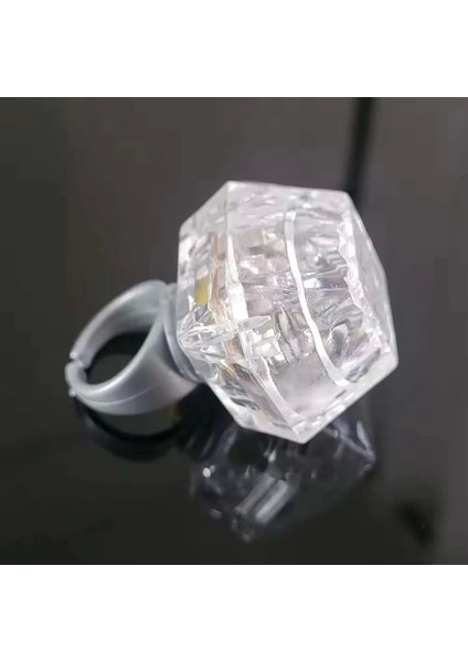 Kristal Tasarımlı LED Işıklı Gümüş Yüzük