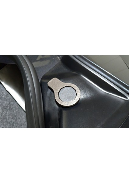 Tesla Model 3 Arka Lamba Anahtarı T3816085