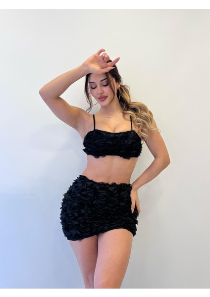 Siyah Üç Boyutlu Çiçek Desenli Fermuar Detaylı