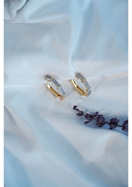 Çelik Küpe Kimler Geldi Kimler Geçti Kararmaz