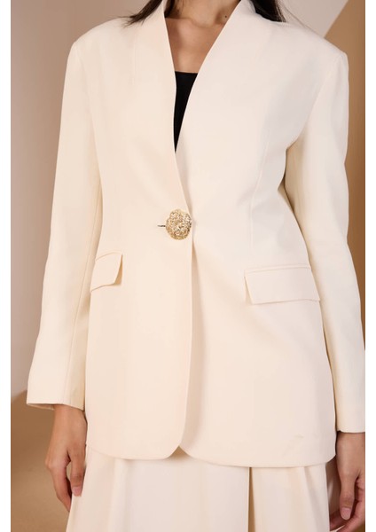 Ekru Salaş Kesim Düğme Detaylı Dokuma Blazer Ceket indirimleri