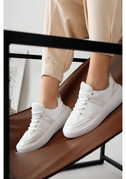 Jakleen Beyaz Rugan Detaylı Paraşüt Sneakers modelleri